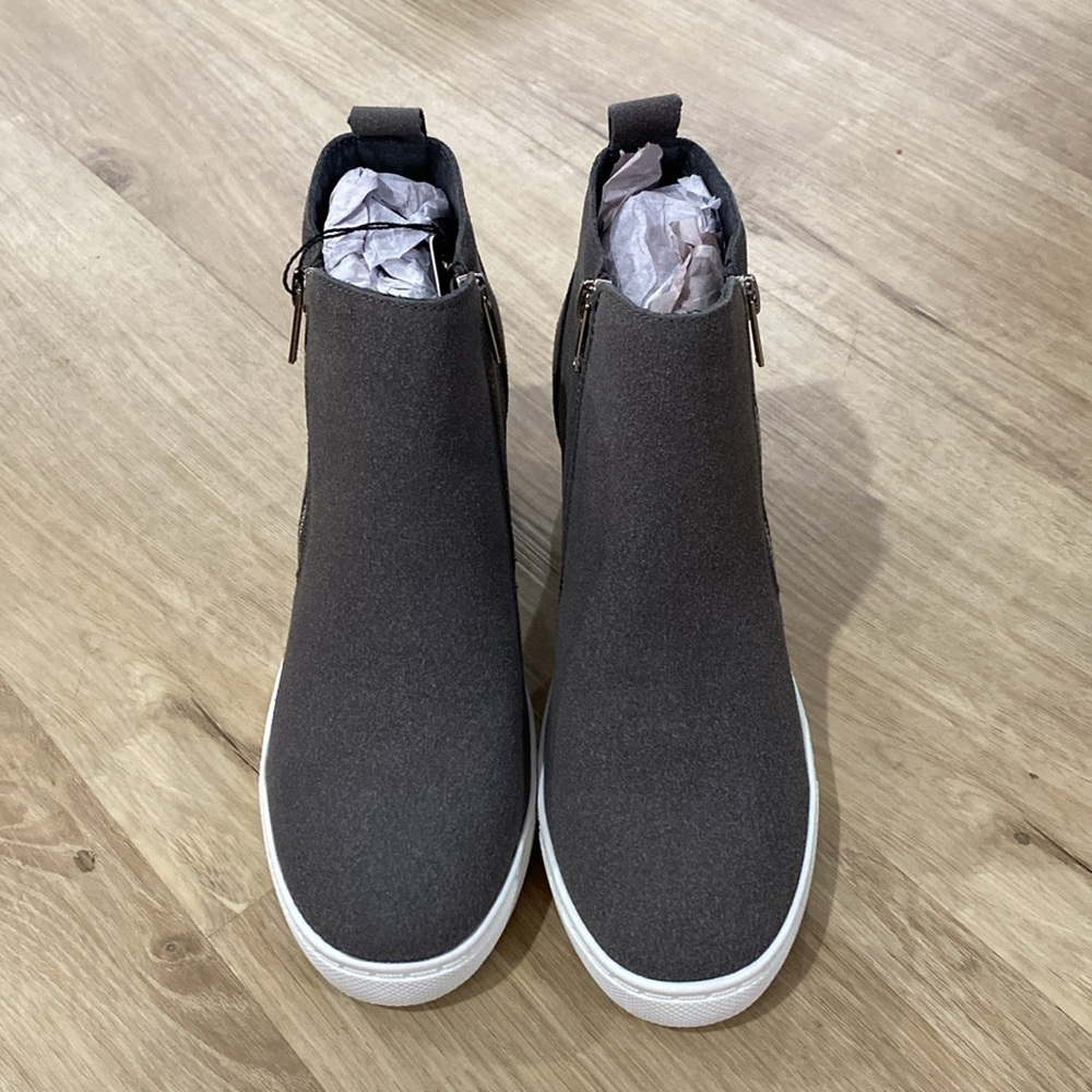 NEW Women’s Athlefit Hidden Wedge Sneakers - Picture 2 of 4